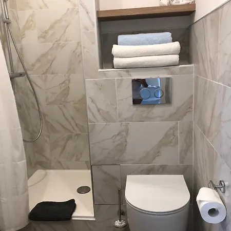 In Tropez, Swimming Pool And Parking Daire