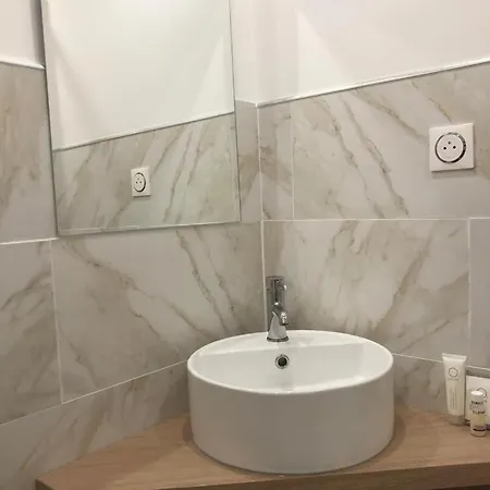 In Tropez, Swimming Pool And Parking سان تروبيه