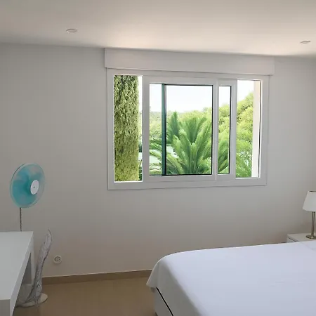 In Tropez, Swimming Pool And Parking Appartement *