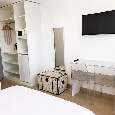 In Tropez, Swimming Pool And Parking Saint-Tropez