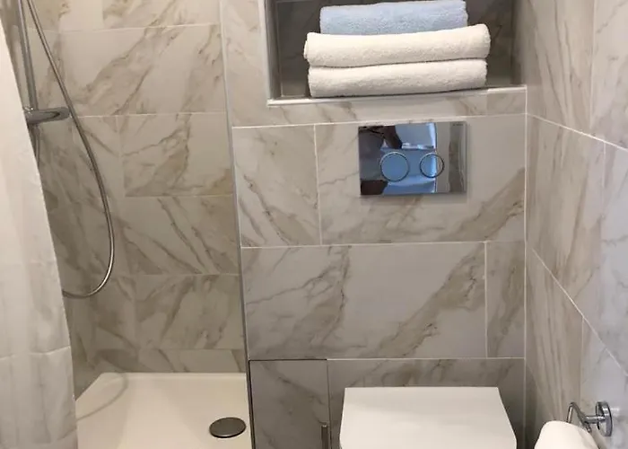 In Tropez, Swimming Pool And Parking Апартаменти